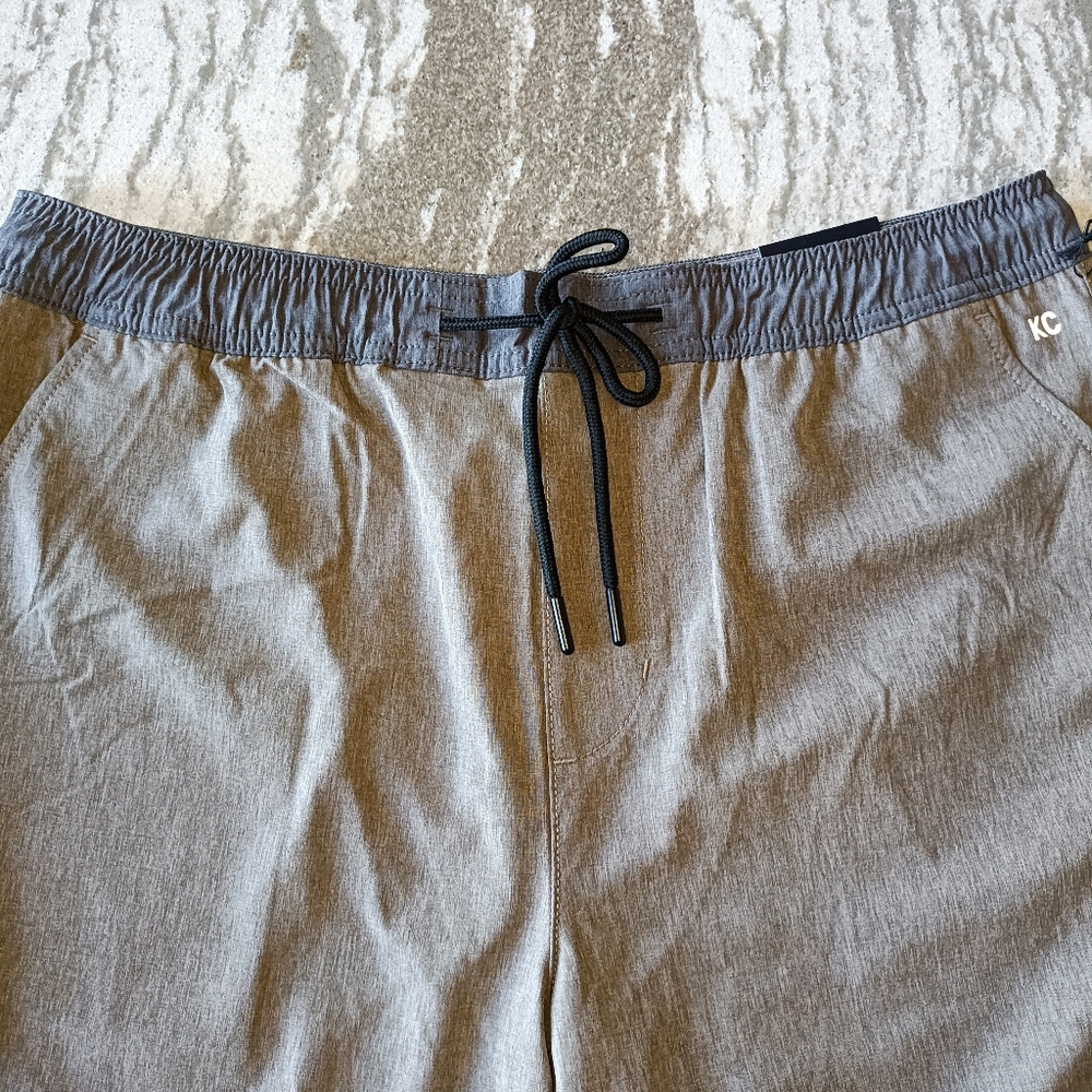 Kenneth Cole Men's TECH Cargo Shorts New Size Large